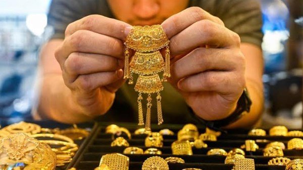 سعر جرام الذهب عيار 21 يسجل ارتفاعًا حادًا يُشعل أسعار الذهب اليوم الأربعاء 4-2-2026