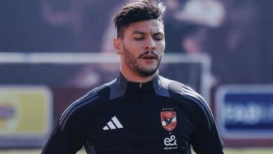 شوبير يكشف كواليس غموض مستقبل أشرف داري مع النادي الأهلي بعد مشاركته في التدريبات