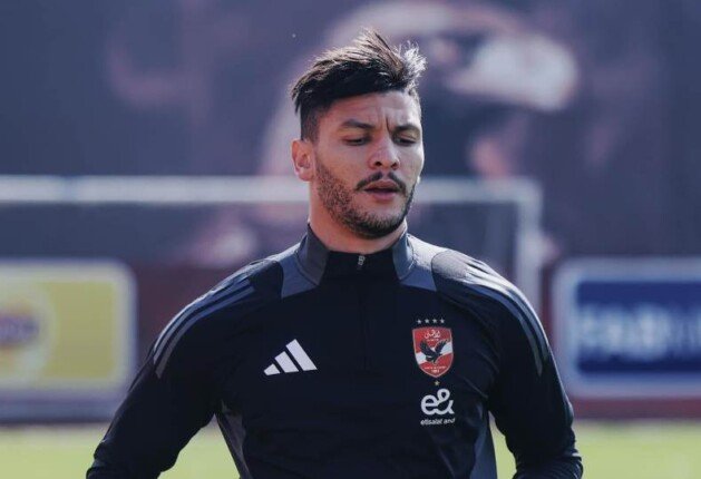 شوبير يكشف كواليس غموض مستقبل أشرف داري مع النادي الأهلي بعد مشاركته في التدريبات