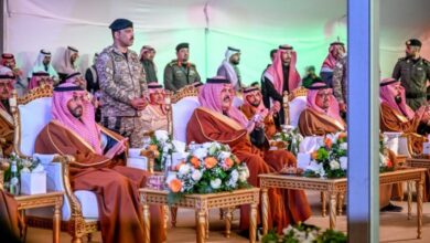 عبدالعزيز بن سعد يكرم العطية كبطل رالي حائل ويحتفي بحضوره المميز في سباق السيارات المثير