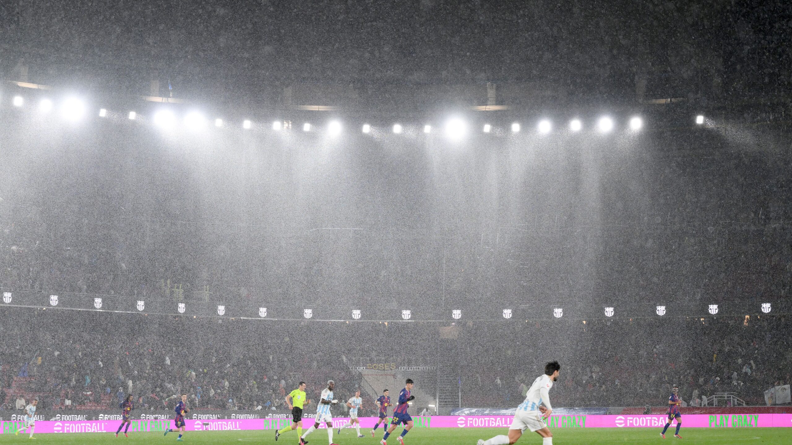 عمدة برشلونة يؤكد أن نهائي مونديال 2030 سيُقام في ملعب كامب نو