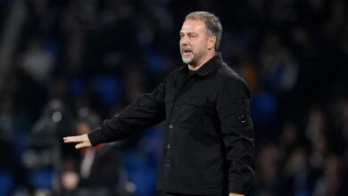 فليك يحذر نجوم برشلونة من مخاطر فخ ريال مدريد ويثني على قوة فريقه المرعبة