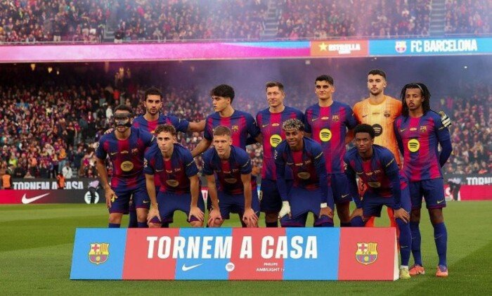 فليك يعلن تشكيل برشلونة لمواجهة إلتشي في الدوري الإسباني المحترف