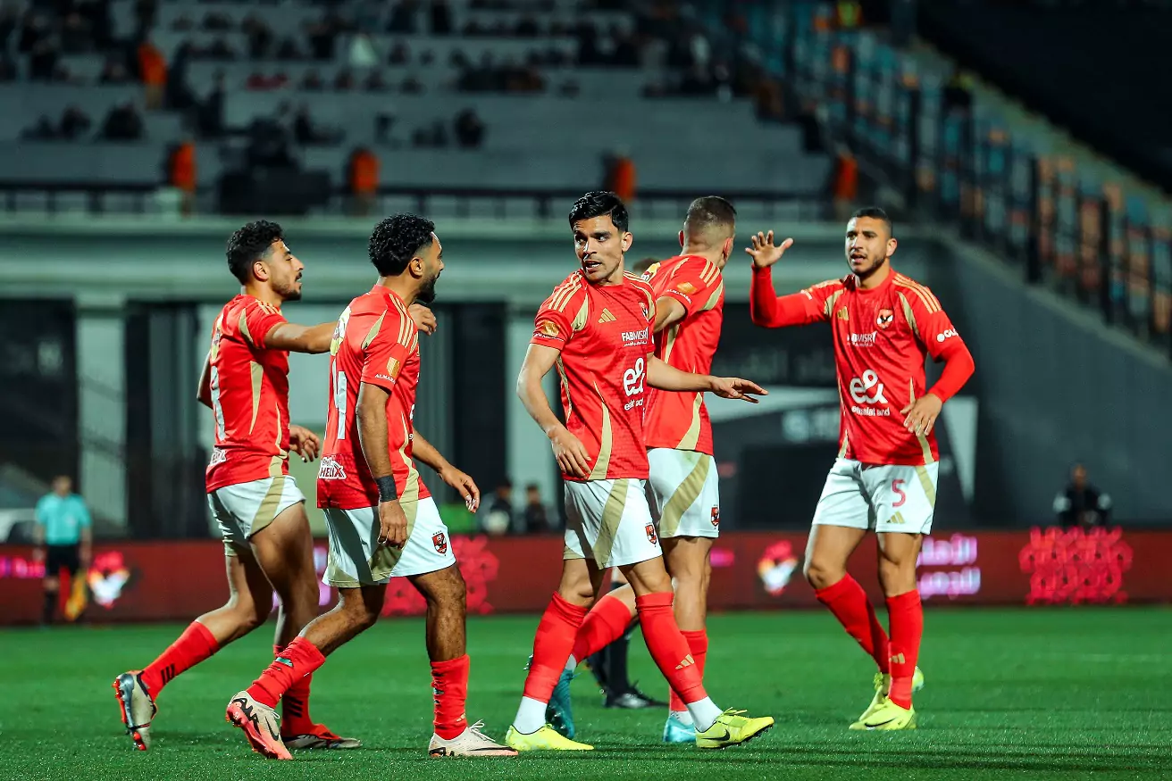 كيف تدهورت حال دفاع الأهلي من القمة إلى استقبال الأهداف من جميع المنافسين