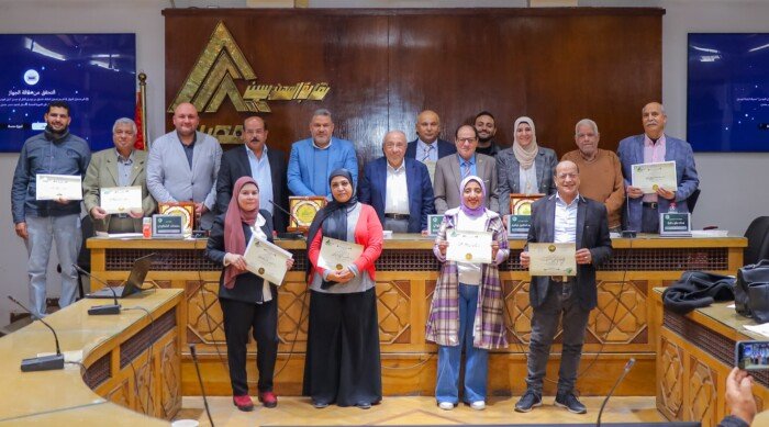 لجنة السلامة والصحة المهنية تكرم أعضاءها وشركة أوراسكوم على نجاح تدريب أكثر من 18000 مهندس في إطار التزامها بتعزيز مستوى السلامة المهنية