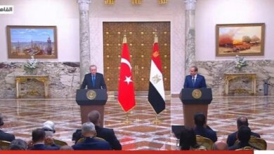 لقاء السيسي وأردوغان يحمل رسائل مصرية وتركية واضحة تجاه أزمات الإقليم