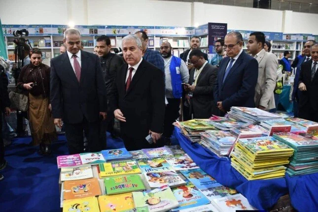 مجاهد يستقبل رئيس الهيئة الوطنية للصحافة وخبراء الإعلام في معرض القاهرة الدولي للكتاب