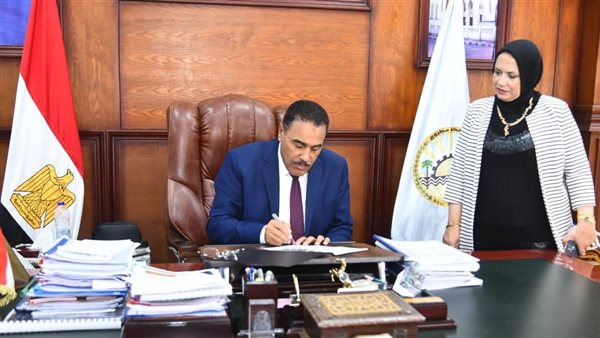 محافظ مطروح يهنئ أوائل الشهادة الإعدادية عبر بوابة التعليم الأساسي