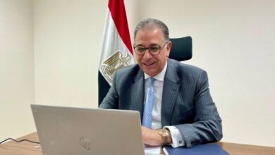 نائب وزير الخارجية يُجري لقاءً افتراضياً مع الجالية المصرية في بوليفيا وتشيلي لتعزيز التعاون والدعم