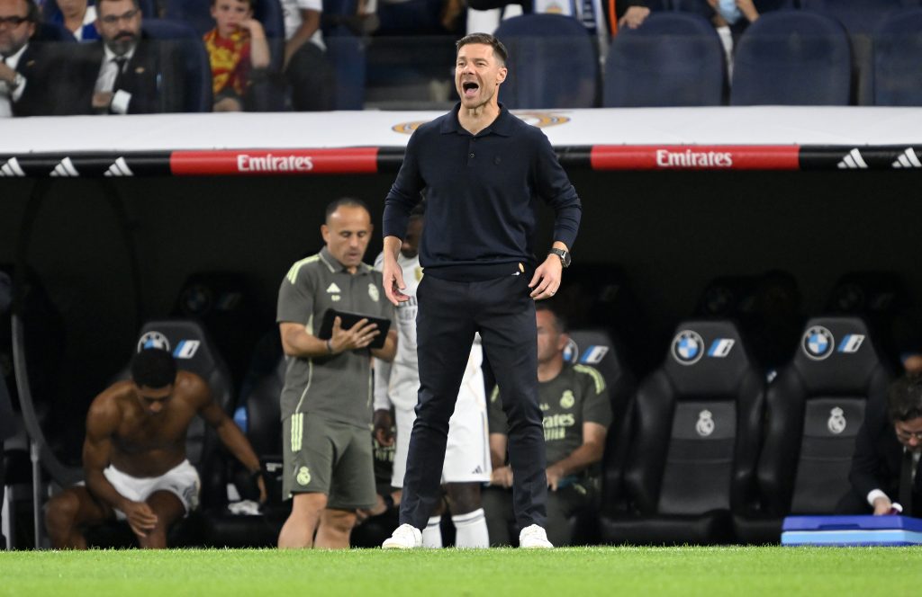 نجم ريال مدريد السابق يحذر إدارة النادي من التسرع في إقالة ألونسو ويؤكد أن رحيل إندريك جاء متأخرًا