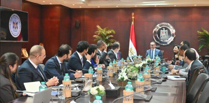 وزير الاستثمار يناقش مع وفد موديز آخر مستجدات الاقتصاد المصري وتعزيز التصنيف الائتماني