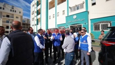 وزير الصحة يأمر بصرف مكافآت مالية لجميع الأطباء والعاملين بالمستشفيات وميناء رفح البري تقديرا لجهودهم