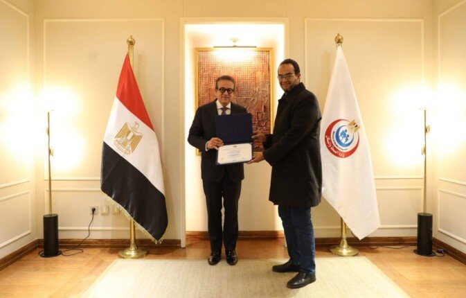 وزير الصحة يكرم خريجي دبلومة إدارة المستشفيات في حفل ضمن التعاون المصري الفرنسي