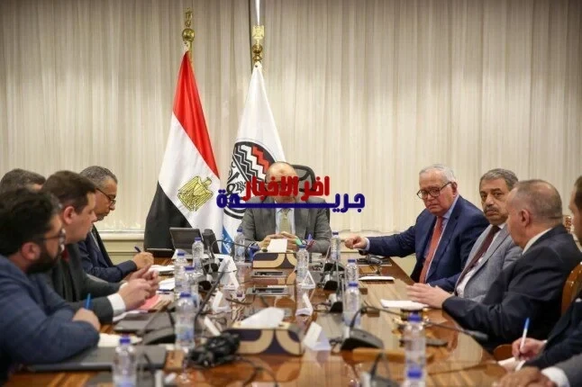 وزير قطاع الأعمال يستعرض الفرص الاستثمارية الواعدة أمام وفد الأفرو-آسيوي