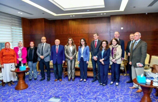 وزيرة البيئة تتباحث مع البنك الدولي لتعزيز التعاون في مجالات التحول الأخضر