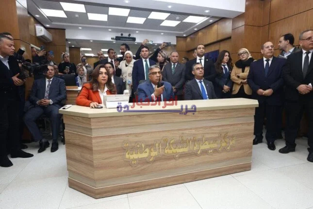 وزيرة التنمية المحلية ووزير التموين ومحافظ الدقهلية يزورون مركز شبكة الطوارئ لمتابعة الأداء والخدمات على مدار الساعة