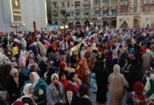 بالصور.. آلاف المصلين يتجمعون لأداء صلاة عيد الفطر في ساحة المرسي أبو العباس بالإسكندرية