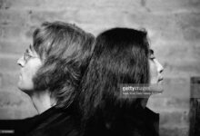 جون لينون ويوكو أونو يعرضان فيلم حفلهما «Power To The People» في دور السينما