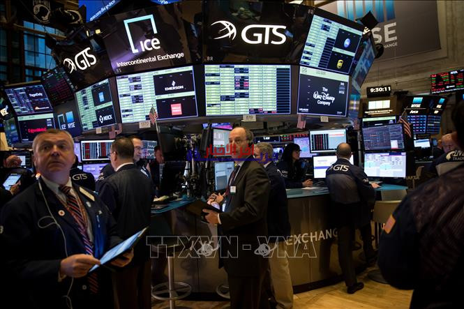 أسهم أمريكا تتراجع مع تأجيل خفض أسعار الفائدة إلى عام 2027: تحليل الأسباب والتوقعات