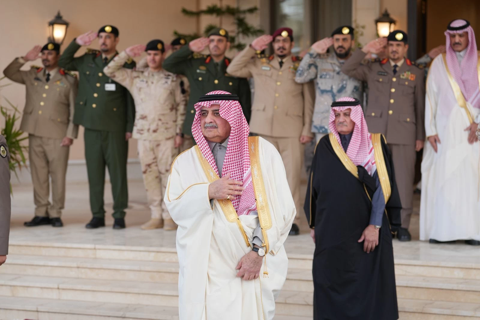 أمير تبوك يستقبل المهنئين بعيد الفطر المبارك في أجواء من الفرح والسرور | أخبار السعودية