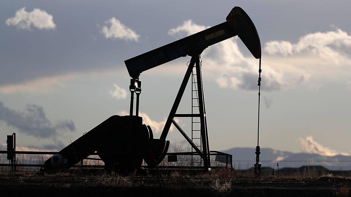 ارتفاع مفاجئ في أسعار المشتقات النفطية بعد استهداف منشآت الطاقة في الخليج: تطورات خطيرة تهدد الأسواق