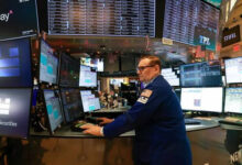 الأسهم الأمريكية تتراجع عند افتتاح التداول وسط ارتفاع أسعار النفط وتأثيراته على الأسواق