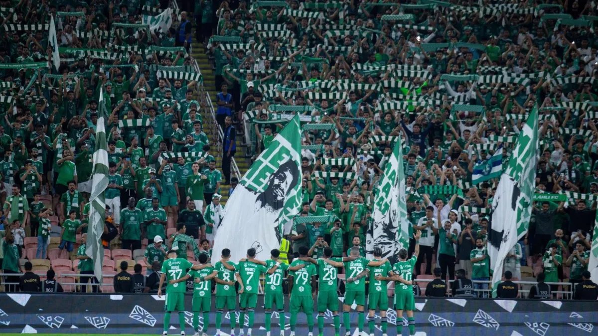 الأهلي والنصر يتصارعان مع الهلال لضم كاسادو من برشلونة في سوق الانتقالات الصيفي