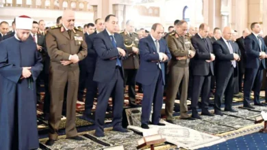 الرئيس السيسي يؤدي صلاة عيد الفطر في مسجد الفتاح العليم ويشهد افتتاح أكبر مشروع مونوريل شرق النيل