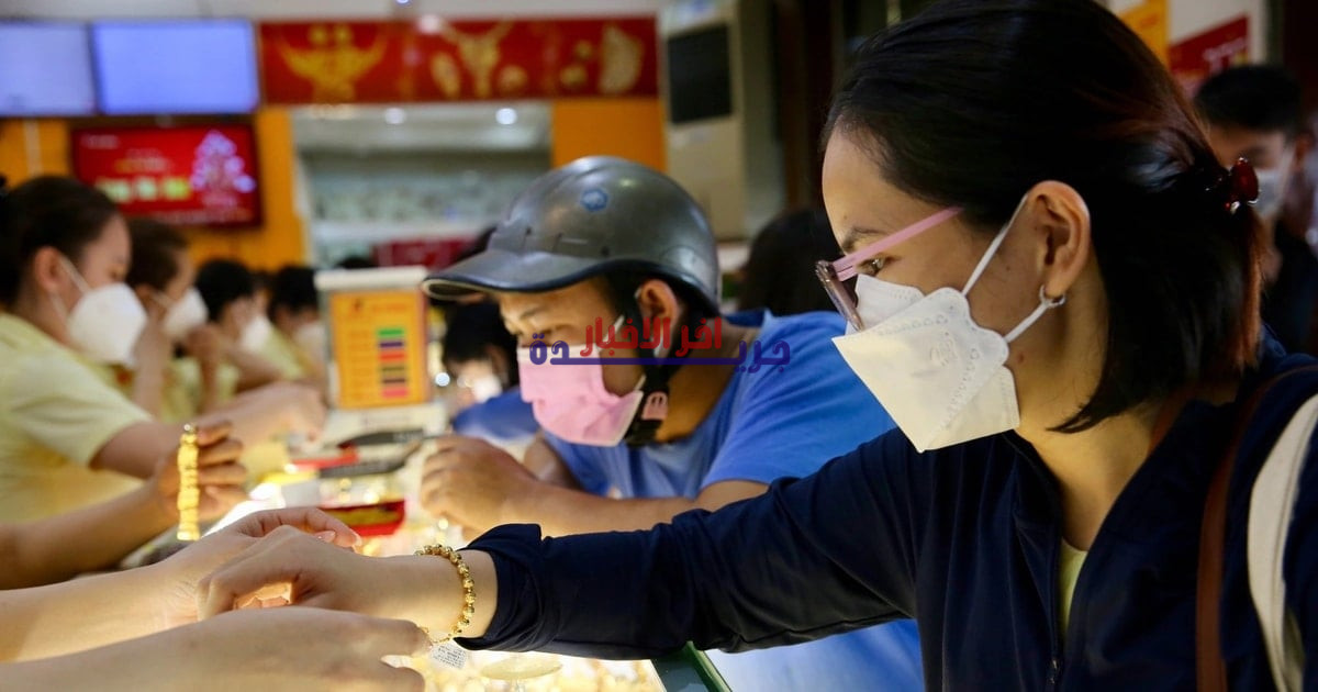 الرسم البياني النهائي لأسعار الذهب المحلية والدولية يُظهر تقلبات مثيرة مع انتهاء يوم الجمعة