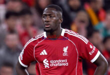 الكرة الإنجليزية تكشف دعمًا مذهلاً من الدوري الإنجليزي لليفربول بعد إصابة كوناتي