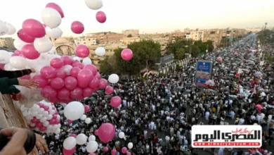 بالصور.. آلاف المصلين يتوافدون لأداء صلاة عيد الفطر في المساجد والساحات وسط أجواء مميزة