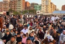 بالصور والفيديو.. آلاف المصلين يُؤدون صلاة عيد الفطر في إسماعيلية وسط أجواء احتفالية مبهجة