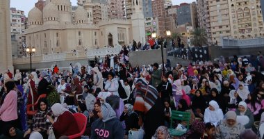 بالصور والفيديو.. تكبيرات العيد من مسجد المرسي أبو العباس في الإسكندرية تلهب الأجواء الروحانية