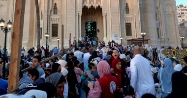 بالصور والفيديو: ساحّة المرسى أبو العباس في الإسكندرية تنتفض بالمصلين في صلاة عيد الفطر المبارك