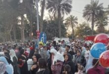 بالونات واحتفالات صاخبة في محيط مسجد عمرو بن العاص بعد صلاة العيد: فرحة لا تُنسى