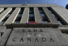 بنك كندا يبقي على أسعار الفائدة بلا تغيير ويحذر من مخاطر التضخم المتصاعدة