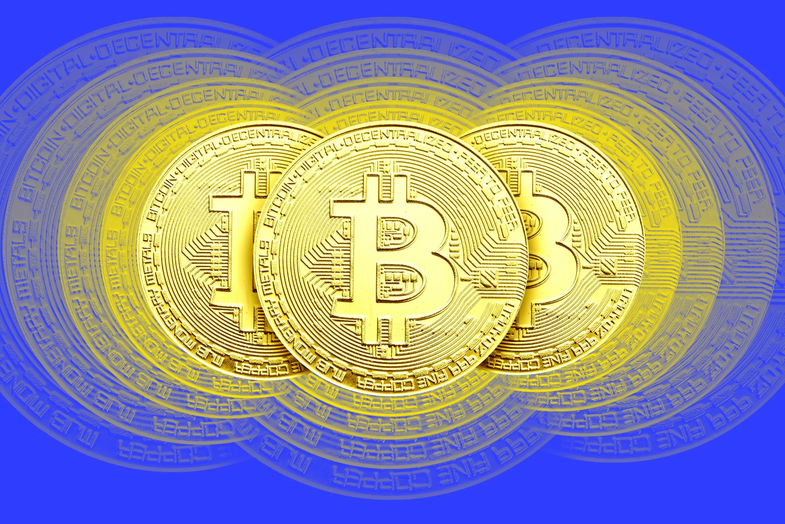 تحليل فوري: سعر البيتكوين يتراجع دون 70 ألف دولار والخوف يسيطر على نفوس المستثمرين