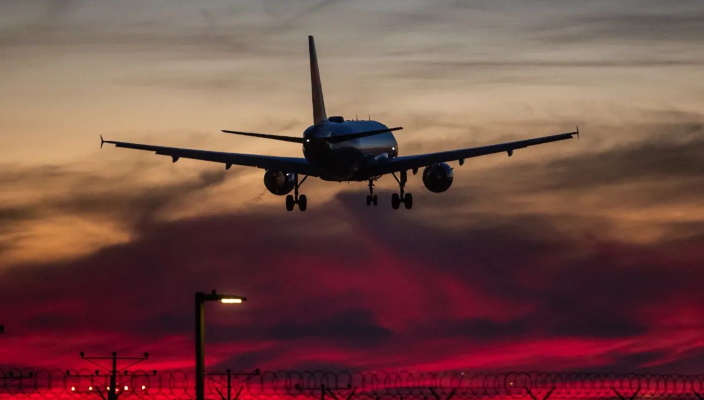 حرب إيران تثير فزع قطاع الطيران وتسبب ارتفاعًا كبيرًا في أسعار التذاكر