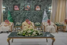 شاهد: أمير حائل يستقبل آلاف المهنئين بعيد الفطر في قصر أجا.. لحظة مليئة بالحب والوحدة الوطنية