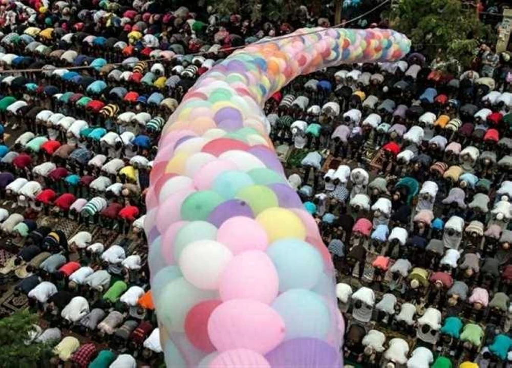 طريقة صلاة عيد الفطر 2026 في المنزل: عدد الركعات، السنن المستحبة، وصيغة التكبيرات الصحيحة لتؤديها بكل سهولة