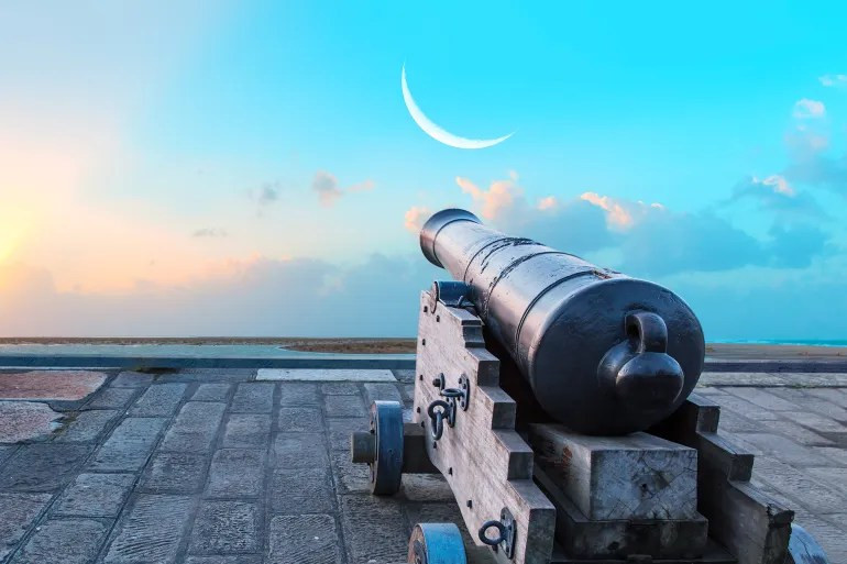 فلكيًا.. الجمعة أول أيام عيد الفطر في معظم الدول العربية والاحتفال يُتوقع الأحد في دولتين