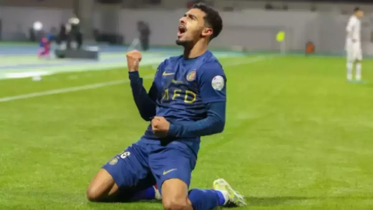 ما هو السلاح السري الذي يمنح النادي الأهلي أفضلية في مفاوضاته؟ الشرط الجزائي في عقد ييس تورو هو الكنز الحقيقي