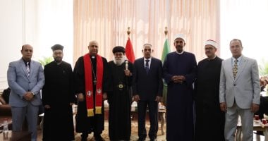 محافظ الإسماعيلية يستقبل المهنئين بعيد الفطر المبارك في ديوان عام المحافظة بحفاوة وتقدير