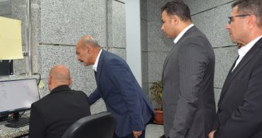 محافظ السويس يتفاعل مباشرة مع شكاوى وطلبات المواطنين في المركز التكنولوجي ويؤكد على تحسين الخدمات