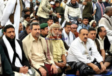 محافظ لحج يؤدي صلاة عيد الفطر في الحوطة ويزور المرضى بمستشفى ابن خلدون.. المبادرات الوطنية تعكس روح العيد