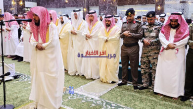 محافظ محايل يقود المصلين في صلاة عيد الفطر المبارك باحتفالية مهيبة