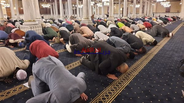 موعد رفع أذان العشاء في البحيرة اليوم الأحد 22 مارس.. تعرف على التوقيت الرسمي والأوقات المحددة