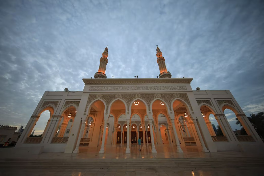 موعد صلاة عيد الفطر في مساجد دبي.. تعرف على الأوقات الرسمية وأهم التفاصيل