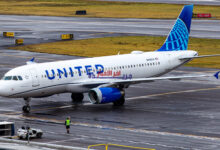 يونايتد إيرلاينز تتجه لسيناريو نفط يصل إلى 175 دولارًا وتخطط لتقليص الرحلات غير المربحة في الاقتصاد