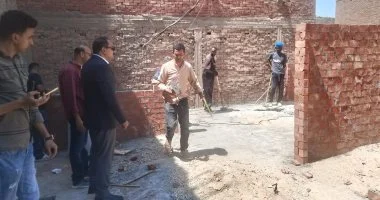 إزالة سقف دور مخالف بعقار في العجوزة واتخاذ الإجراءات القانونية اللازمة صور